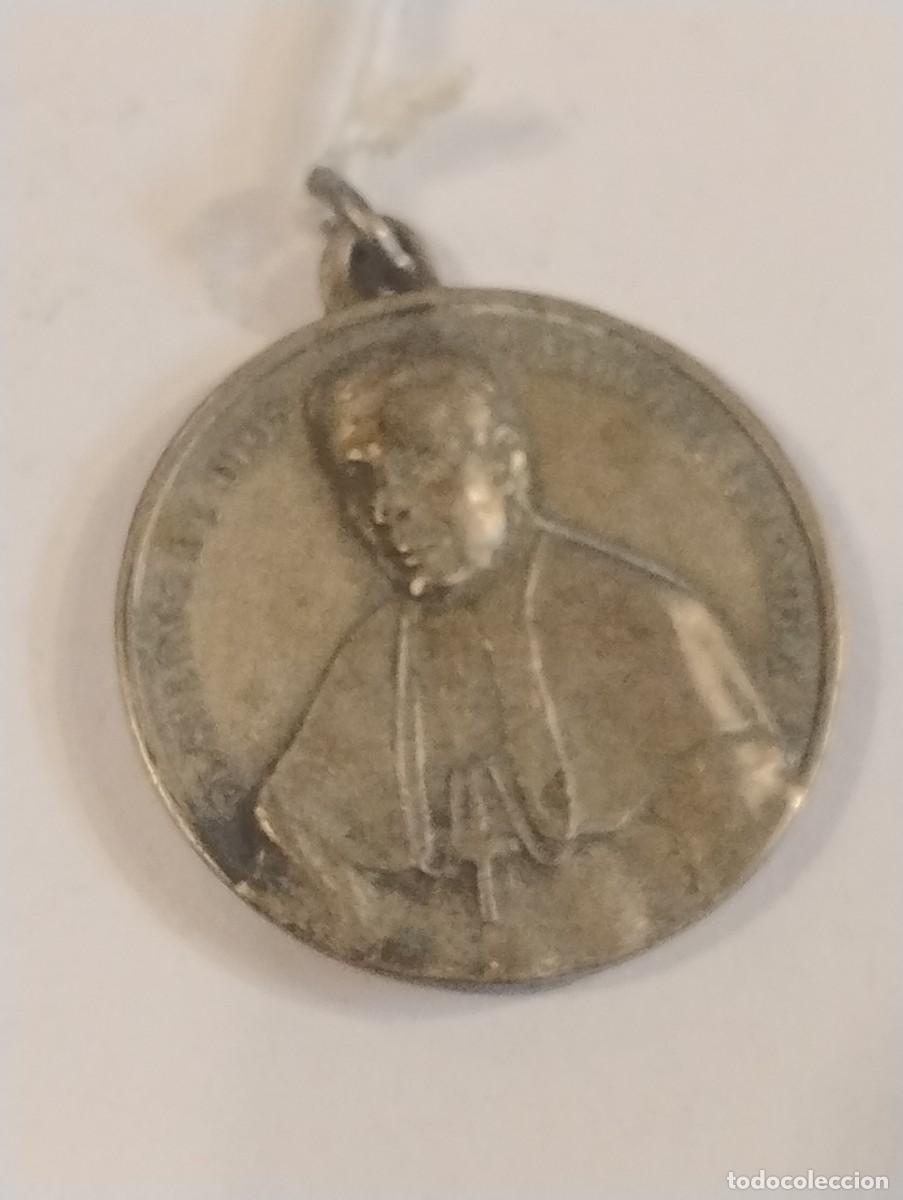 Antiques: Antigua medalla con relieve del Cardenal Esp&iacute;nola y El Sagrado Coraz&oacute;n de Jes&uacute;s 2,50 cm di&aacute;metro