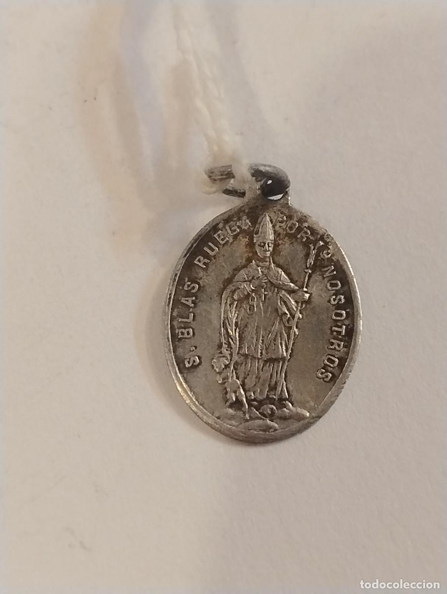 Antig&uuml;edades: Antigua medalla de San Blas y el &aacute;ngel de la Guarda. 1,50 x 1 cm