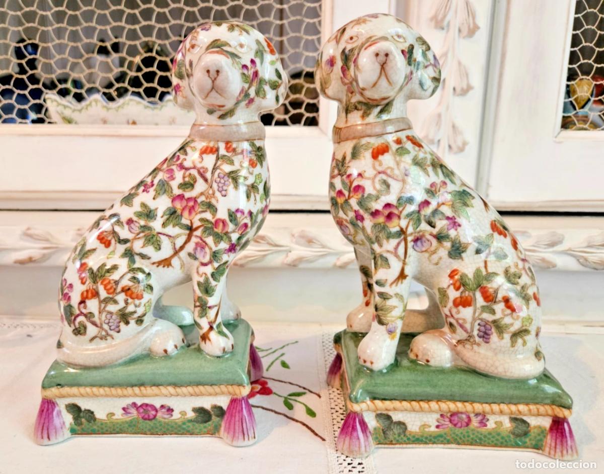 Antiques: PAIRE DE 2 CHIENS EN CERAMIQUE CRAQUELEE WONG LEE W L 1895 BEL ETAT H 20 CM
