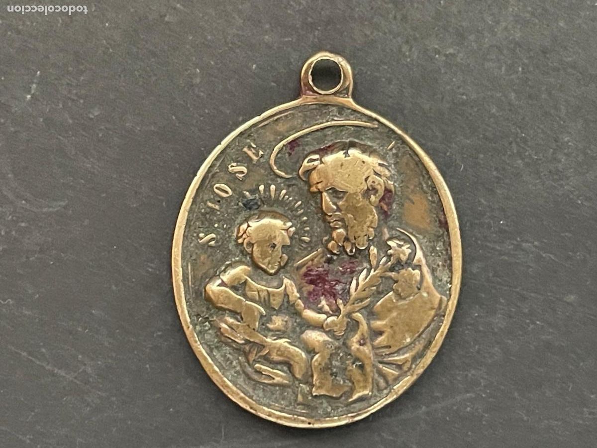 Antiquit&eacute;s: ANTIGUA MEDALLA DEVOCIONAL - METAL DORADO - SAN JOSE