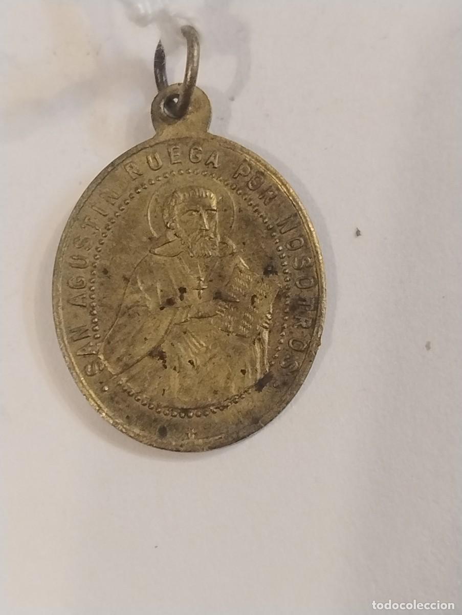 Antig&uuml;edades: Antigua medalla de Nuestra Se&ntilde;ora de la Consolaci&oacute;n y San Agust&iacute;n. 2,50 x 2 cm