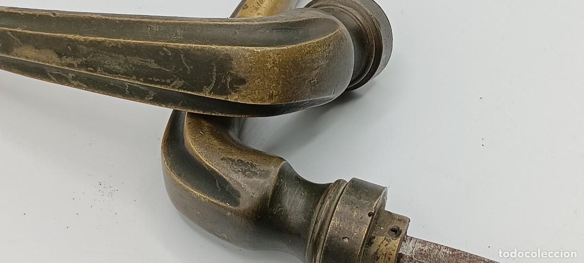 Antig&uuml;edades: Antiguas Manillas Bronce Art D&eacute;co - Foto 2