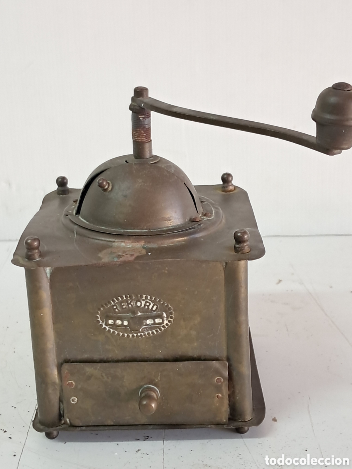 Antig&uuml;edades: Molinillo de caf&eacute; antiguo de metal