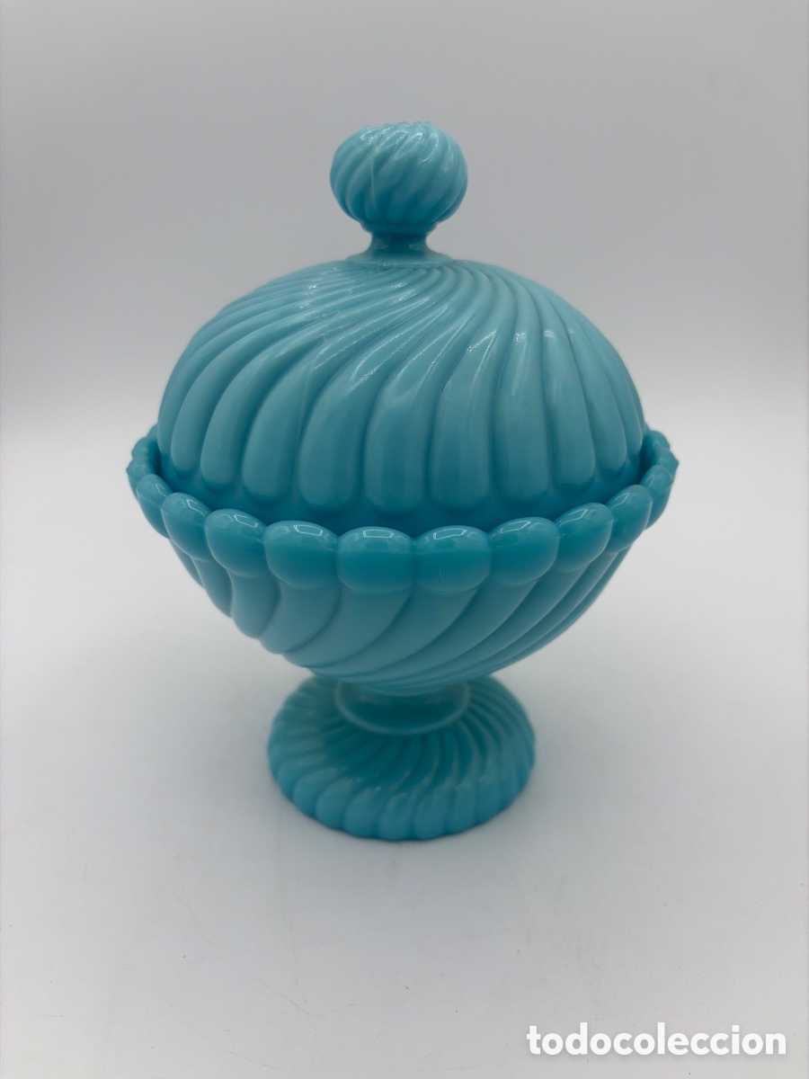Antig&uuml;edades: Bombonera de cristal opalino azul turquesa