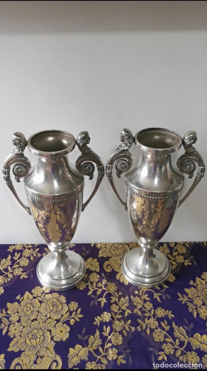 Antig&uuml;edades: Pareja de &aacute;nforas o jarrones de altar de 38cm - Foto 2