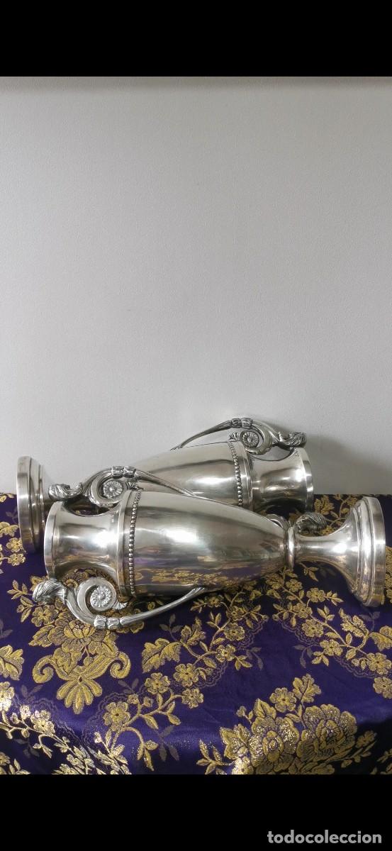 Antig&uuml;edades: Pareja de &aacute;nforas o jarrones de altar de 38cm - Foto 3