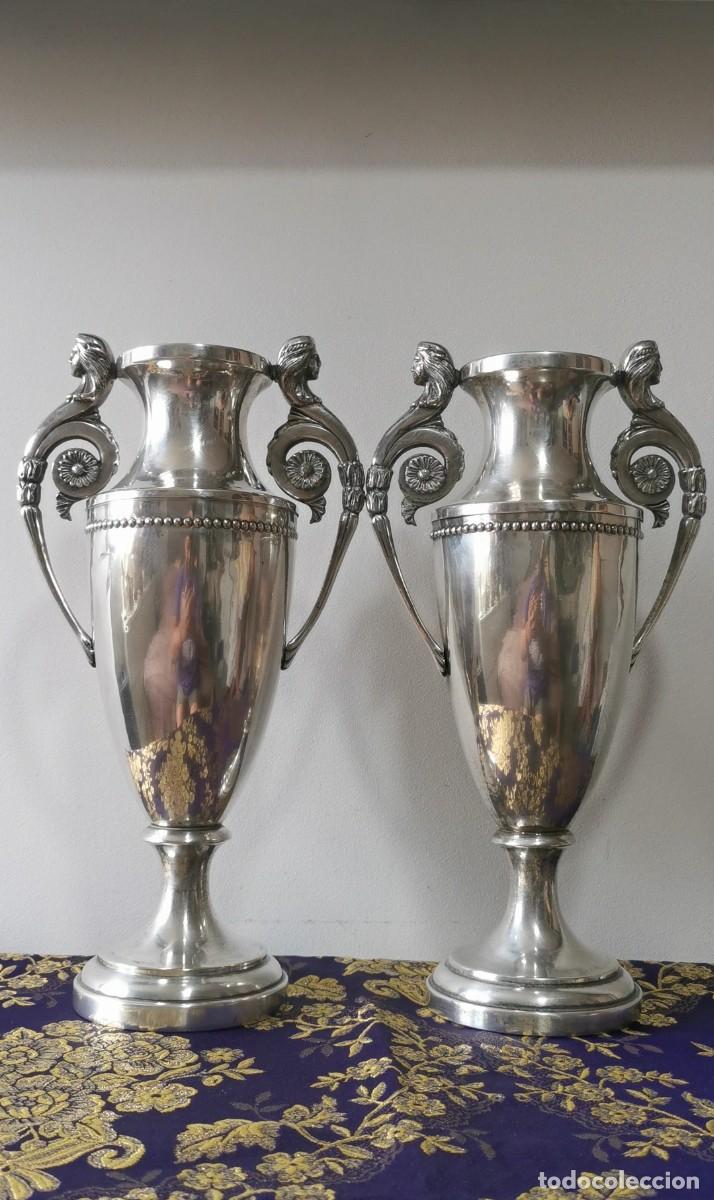 Antig&uuml;edades: Pareja de &aacute;nforas o jarrones de altar de 38cm - Foto 5