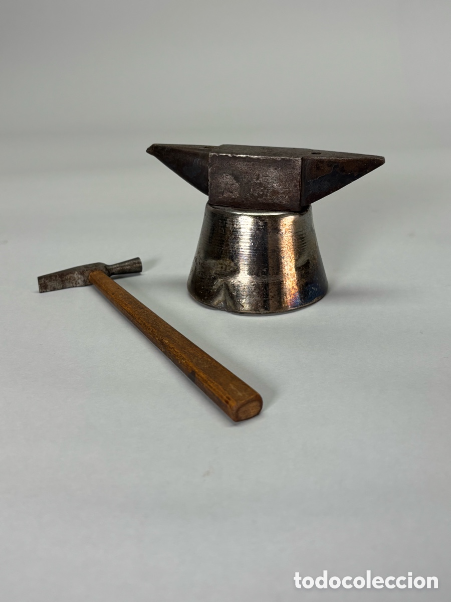Antig&uuml;edades: Antiguo peque&ntilde;o yunque de joyero o artesano con martillo &ndash; Herramienta de taller