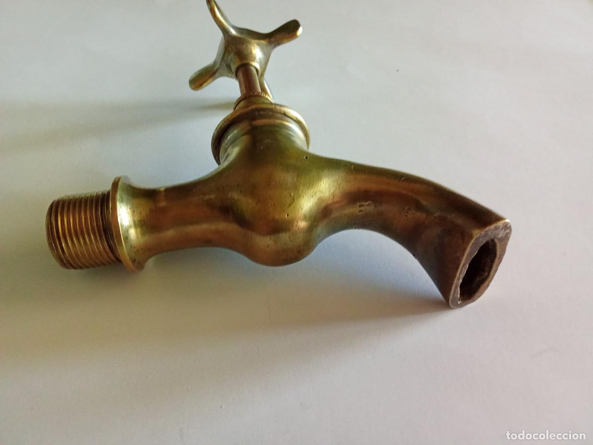 Antig&uuml;edades: Antiguo grifo de ba&ntilde;era en bronce - Foto 3