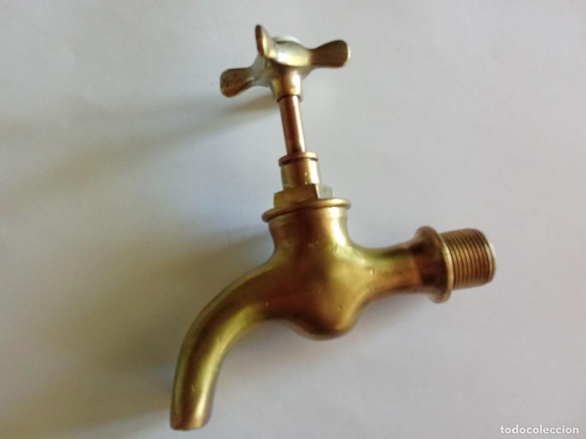 Antig&uuml;edades: Antiguo grifo de ba&ntilde;era en bronce - Foto 5