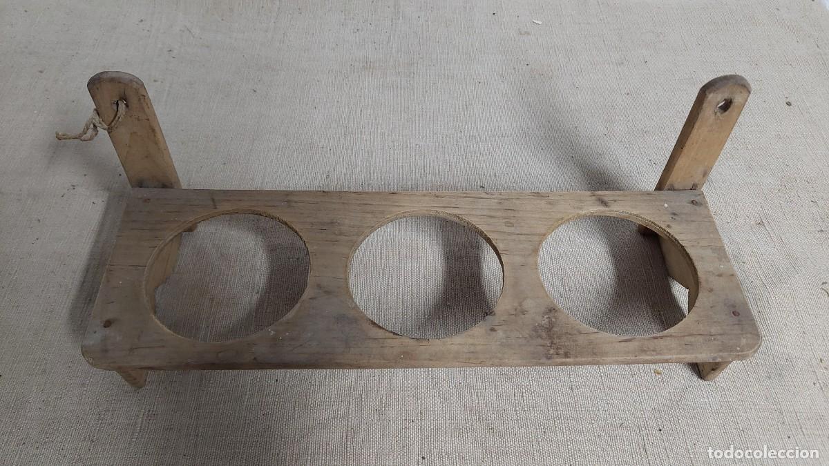 Antig&uuml;edades: Antiguo soporte para macetas o tinajas