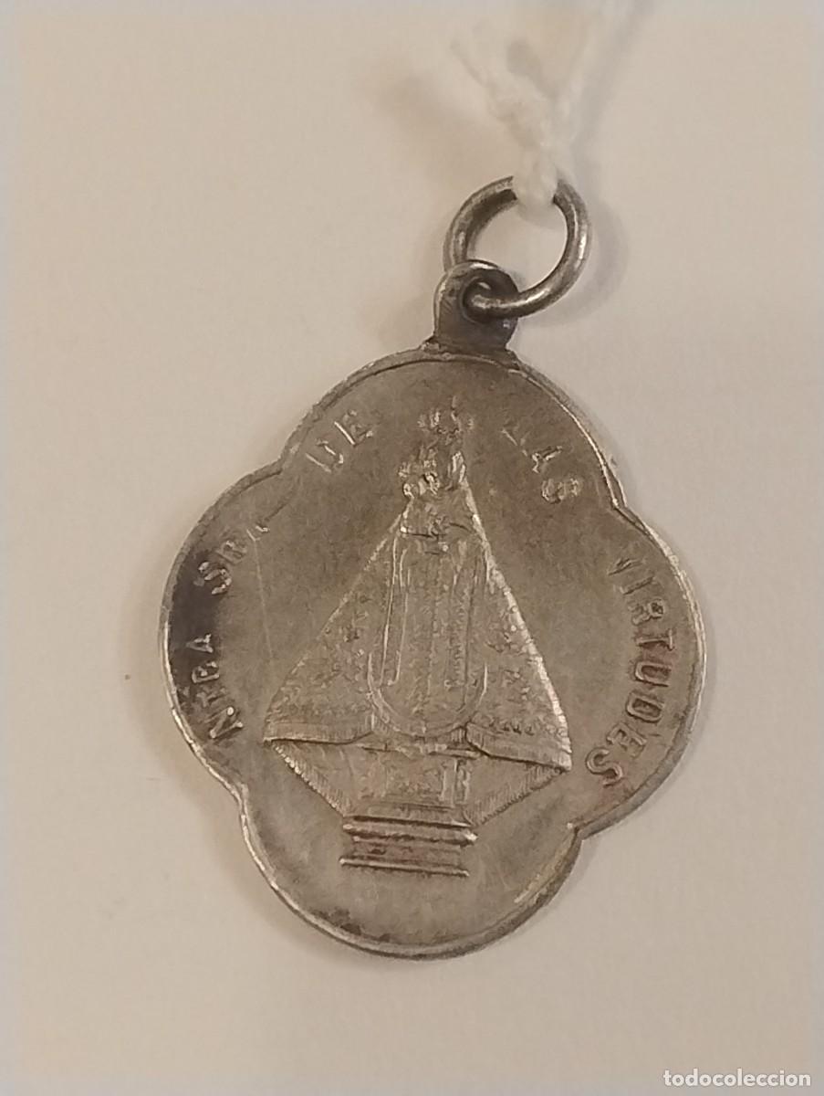 Antig&uuml;edades: Antigua medalla de Nuestra Se&ntilde;ora de las Virtudes. Villena. 2,50 x 2 cm