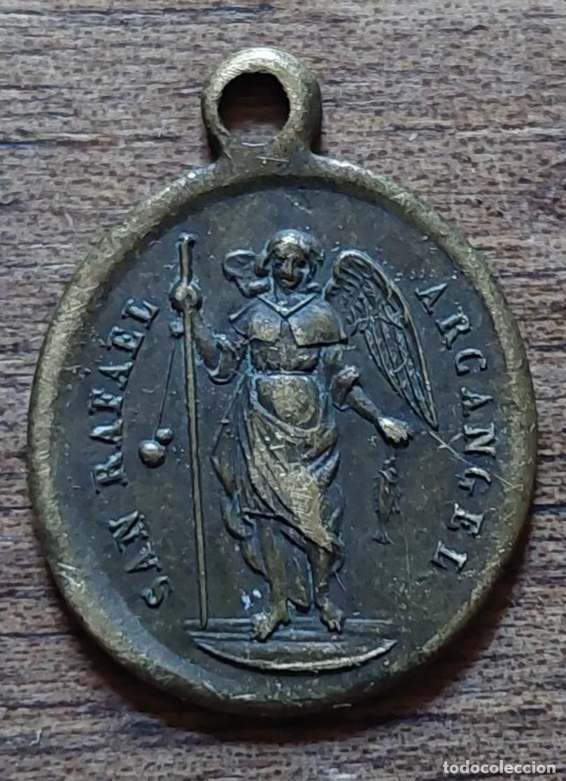 Antig&uuml;edades: Antigua medalla religiosa San Rafael Arcangel y Nuestra se&ntilde;ora de los Dolores