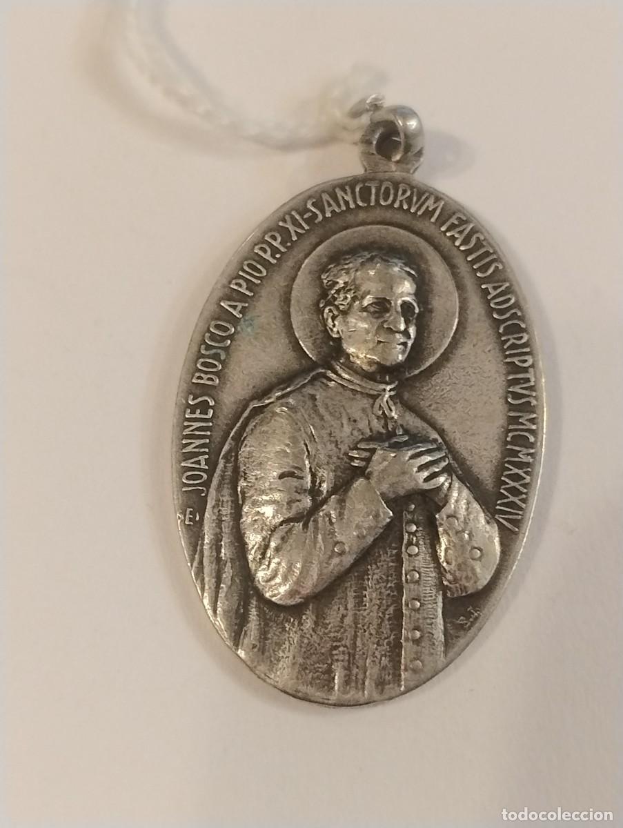 Antig&uuml;edades: Antigua medalla con el relieve de San Juan Bosco y el Papa Pio XI . 3,50 x 2,50 cm