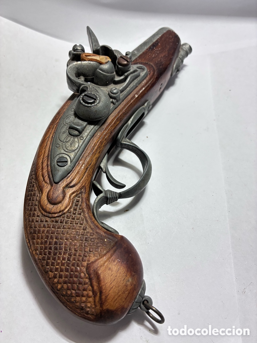 Antig&uuml;edades: r&eacute;plica decorativa de una pistola Deringer de Filadelfia del siglo XIX