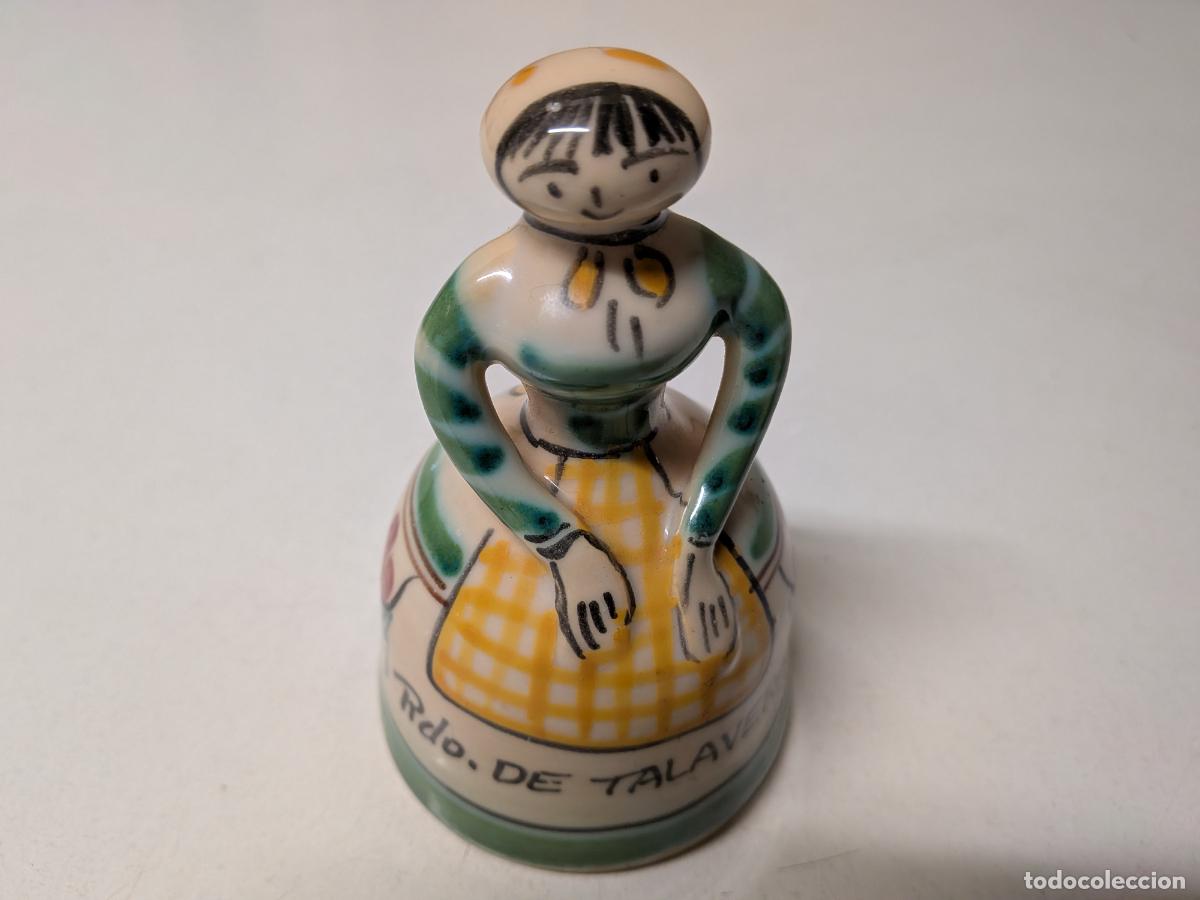 Antig&uuml;edades: ANTIGUA CAMPANILLA DE PORCELANA TALAVERA