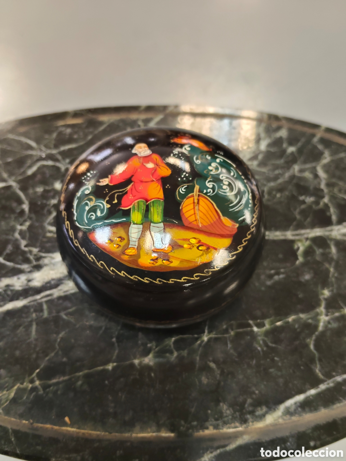 Antig&uuml;edades: Antiguo pastillero laca