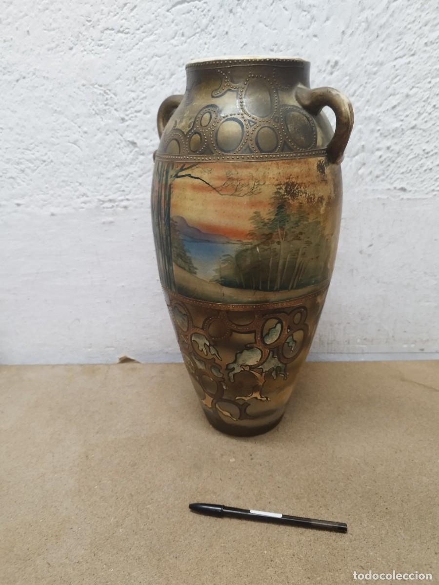 Antig&uuml;edades: Antiguo gran jarro de cer&aacute;mica pintada. Modernista, tipo oriental.