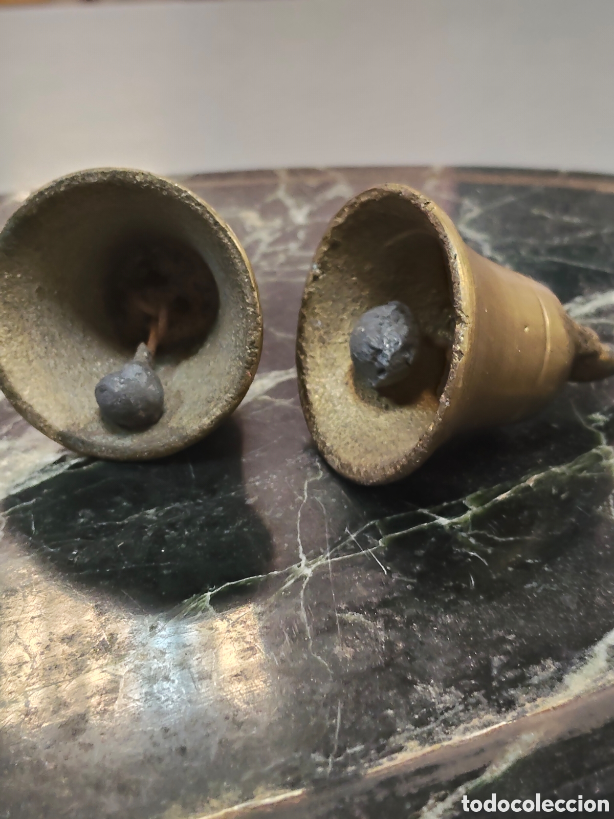 Antig&uuml;edades: Lote dos campanillas de bronce - Foto 3