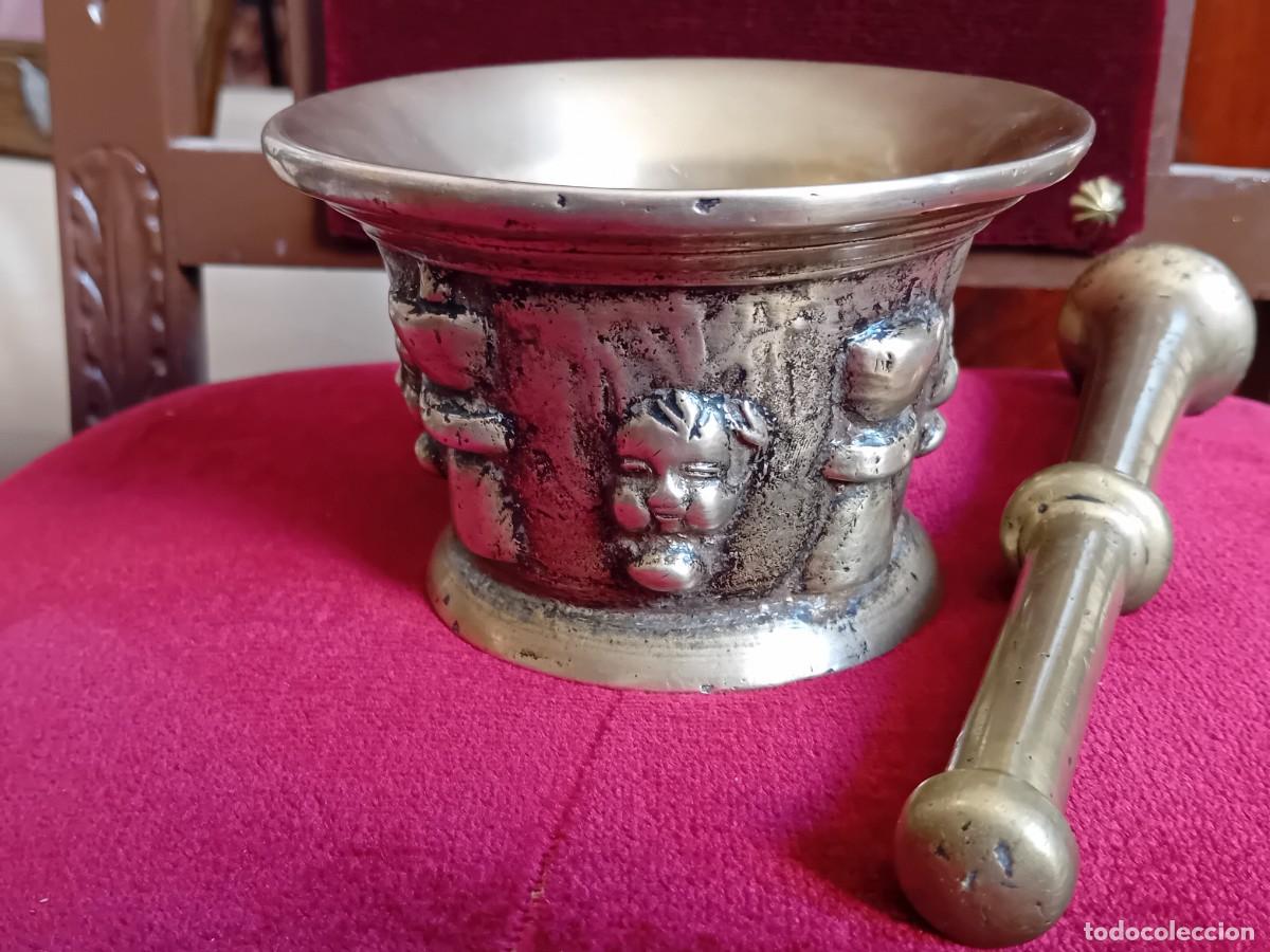 Antig&uuml;edades: Almirez transici&oacute;n del siglo XVI al siglo XVII