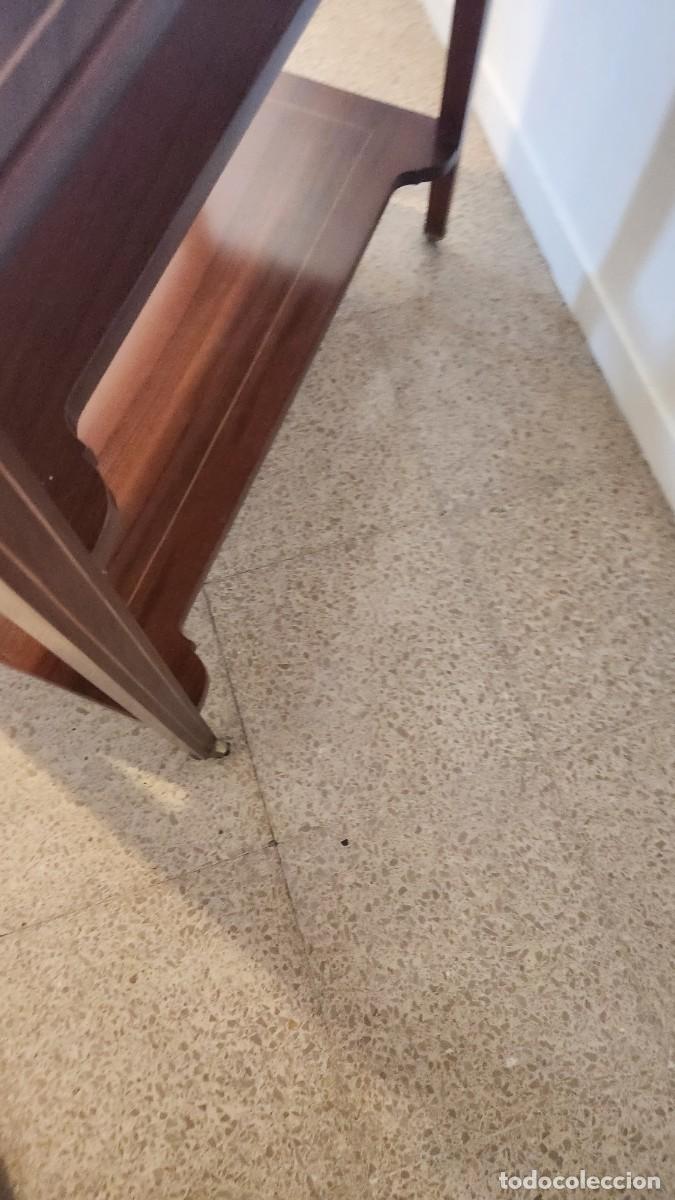 Antig&uuml;edades: Mesa Auxiliar Cl&aacute;sica de Colecci&oacute;n - Foto 11