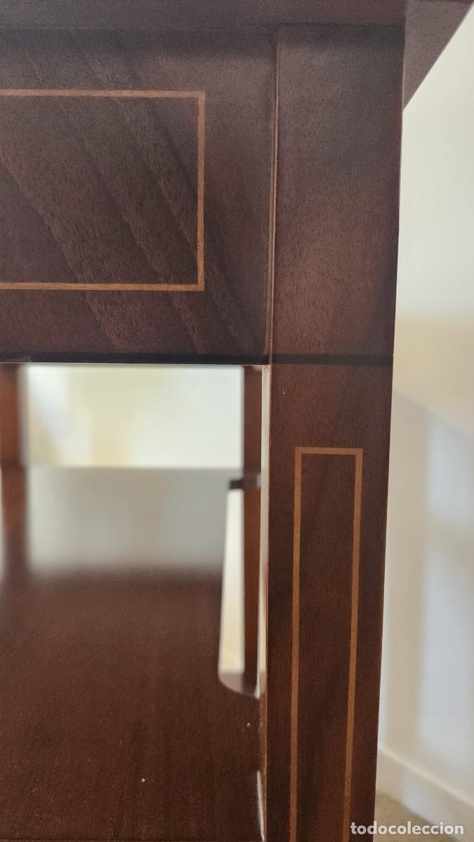 Antig&uuml;edades: Mesa Auxiliar Cl&aacute;sica de Colecci&oacute;n - Foto 14