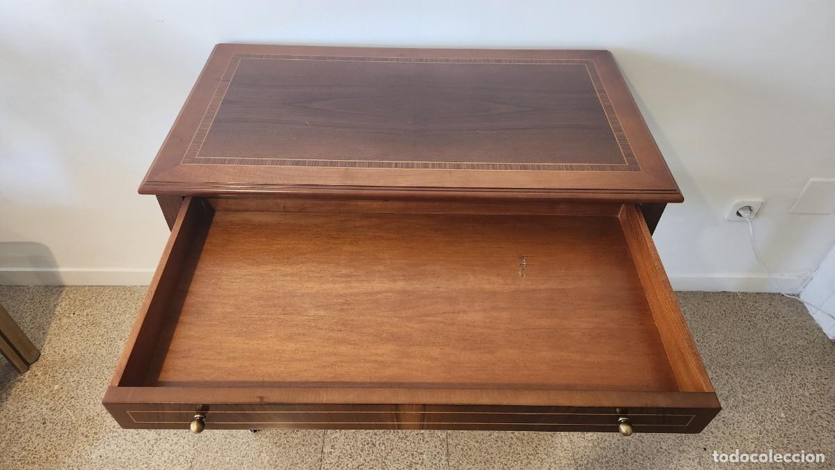 Antig&uuml;edades: Mesa Auxiliar Cl&aacute;sica de Colecci&oacute;n - Foto 15