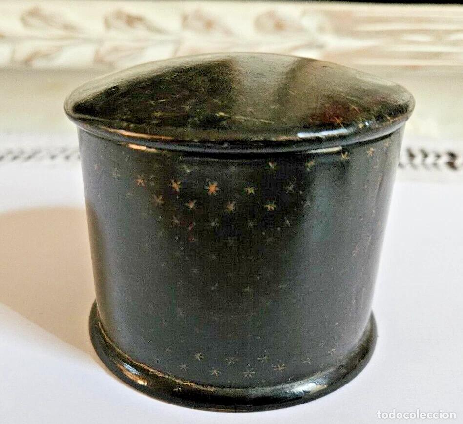 Antig&uuml;edades: NAPOLEON III POUDRIER BOITE POUDRE TALC EN CARTON BOUILLI NOIRE ETOIL&Eacute;E