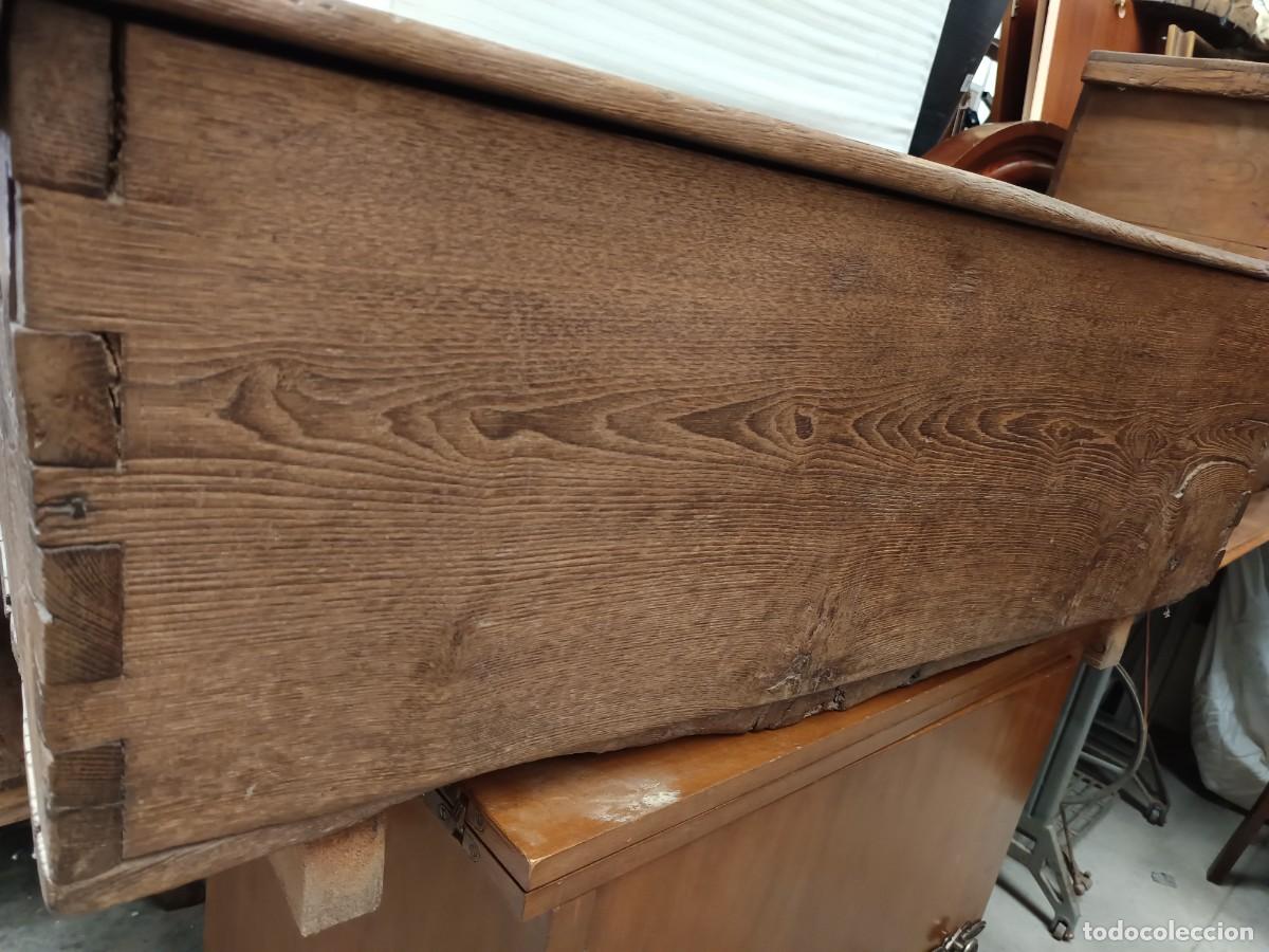 Antig&uuml;edades: Ba&uacute;l antiguo de madera maciza - Foto 2