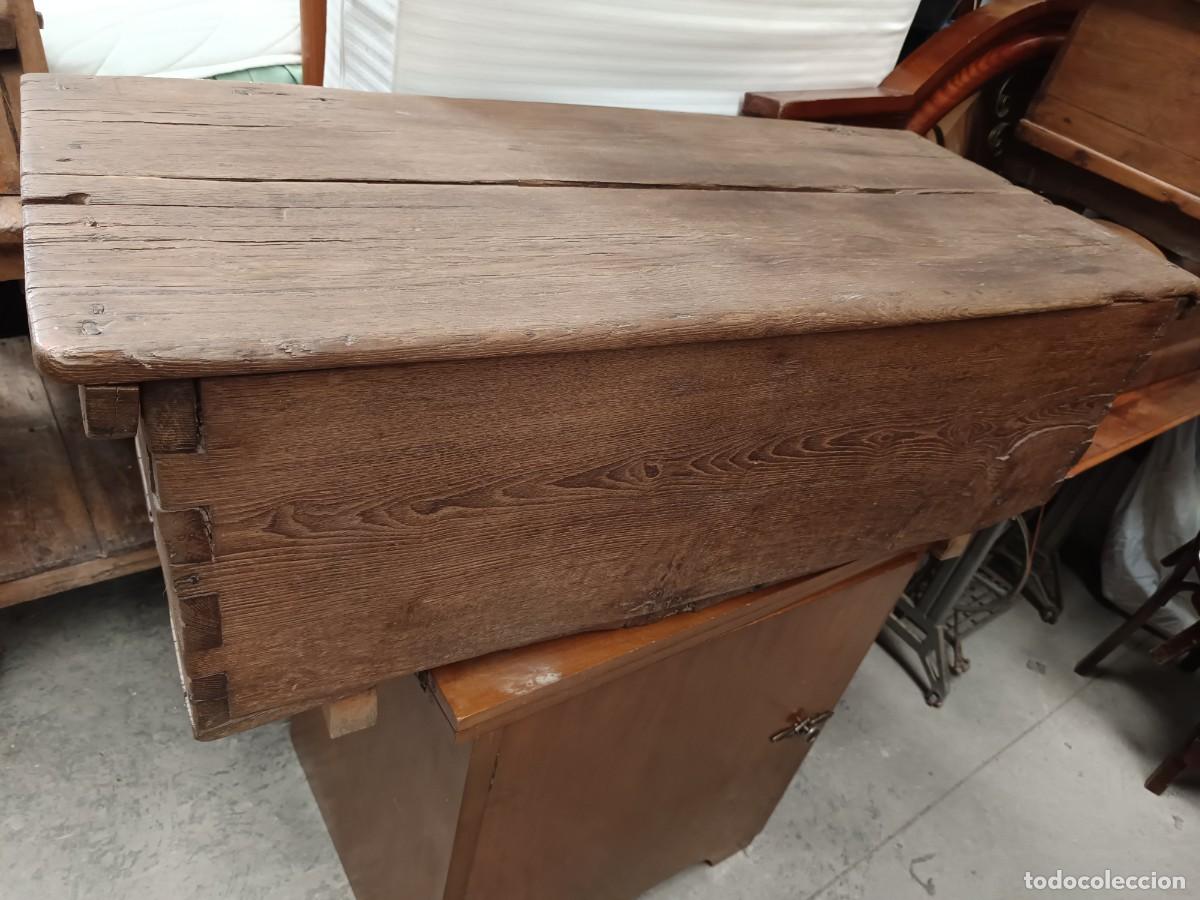 Antig&uuml;edades: Ba&uacute;l antiguo de madera maciza - Foto 3