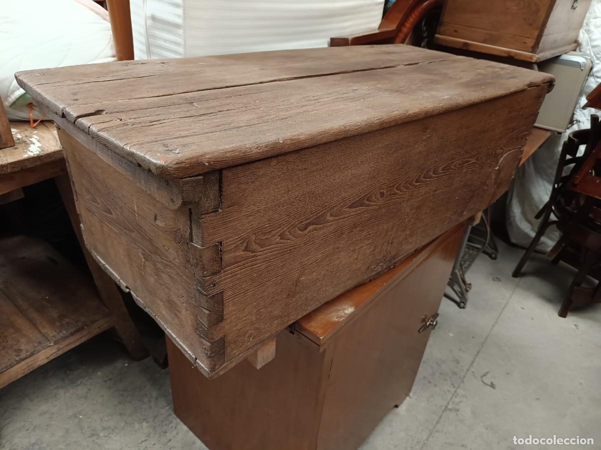 Antig&uuml;edades: Ba&uacute;l antiguo de madera maciza - Foto 4