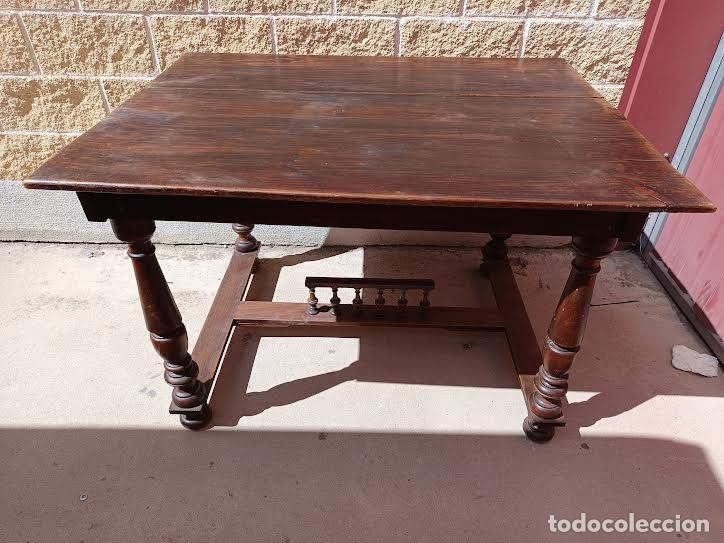 Antig&uuml;edades: MESA DE COMEDOR CUADRADA - Foto 1