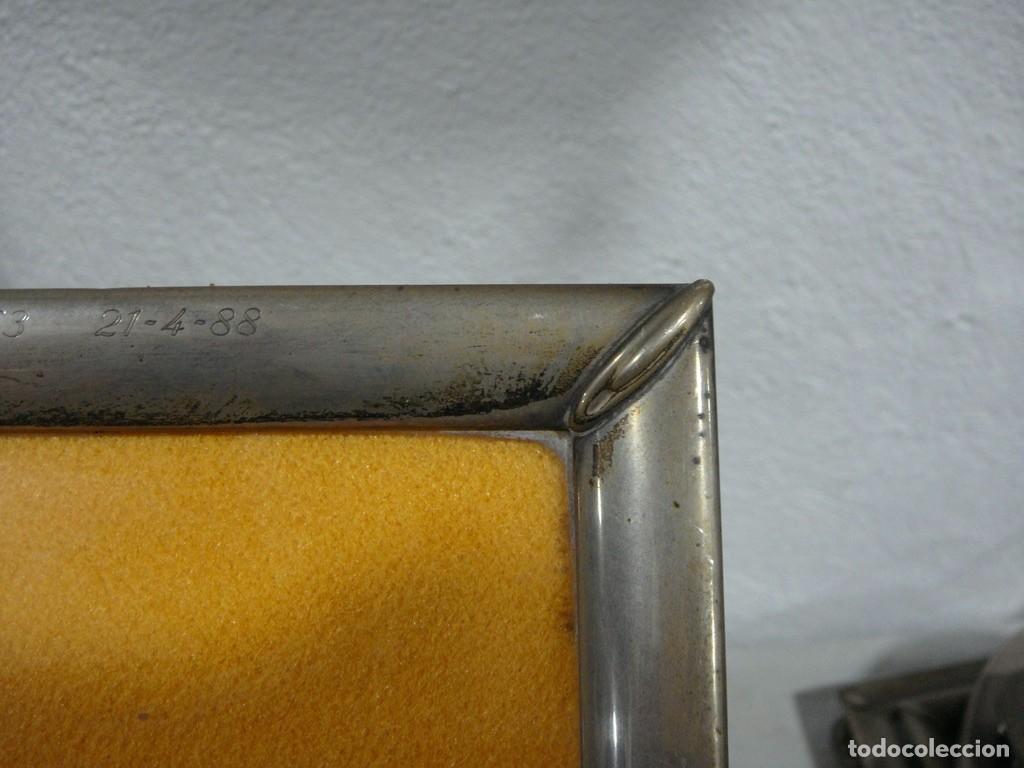 Antig&uuml;edades: Marco de sobremesa &middot; Plata - Foto 3