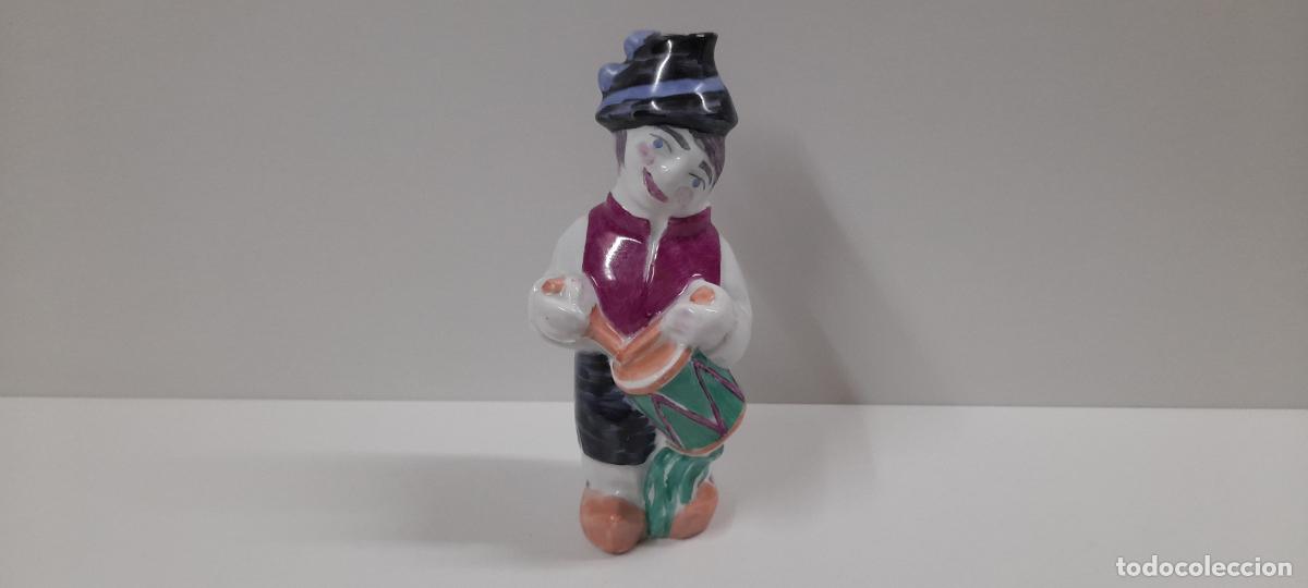 Antig&uuml;edades: TAMBORILERO / MUSICO . PRECIOSA FIGURA DE PORCELANA . REALIZADA POR CASTRO - SARGADELOS . A&Ntilde;OS 60