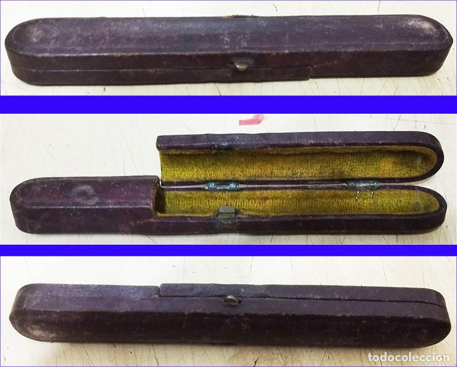 Antig&uuml;edades: ANTIGUA FUNDA DE TERMOMETRO RIGIDA EN CUERO MIDE 14,50 CM DE LARGA