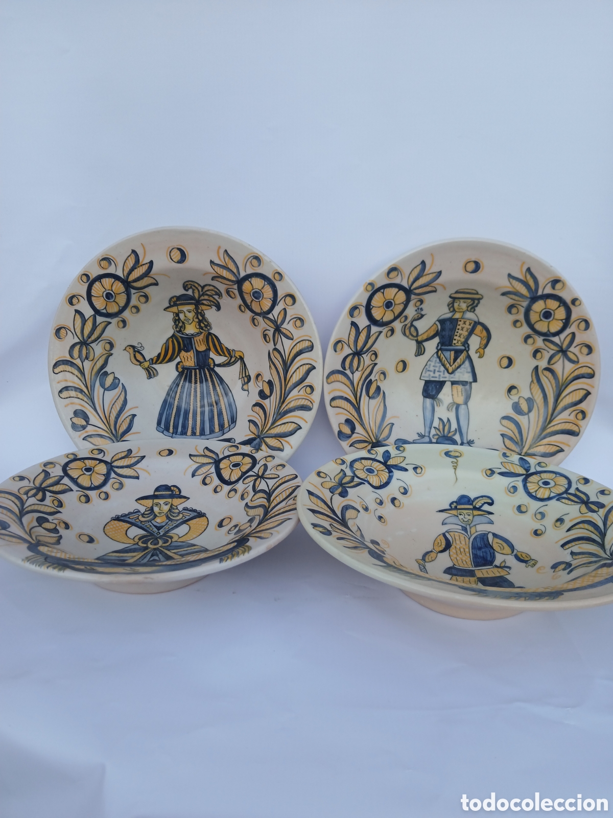 Antig&uuml;edades: LOTE, 4 ANTIGUOS PLATOS LA MENORA DE RALAVERA, SERIE TRICOLOR.