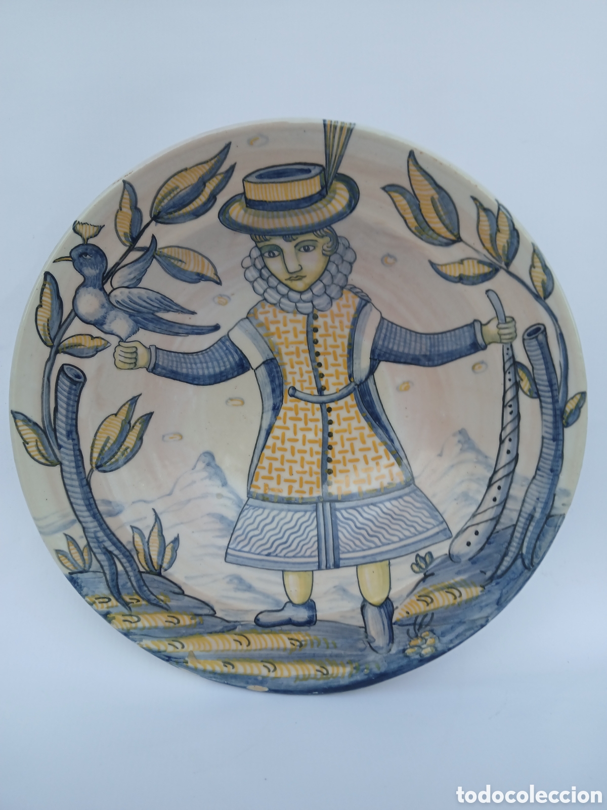 Antig&uuml;edades: PLATO DE CER&Aacute;MICA LA MENORA TALAVERA SERIE TRICOLOR.