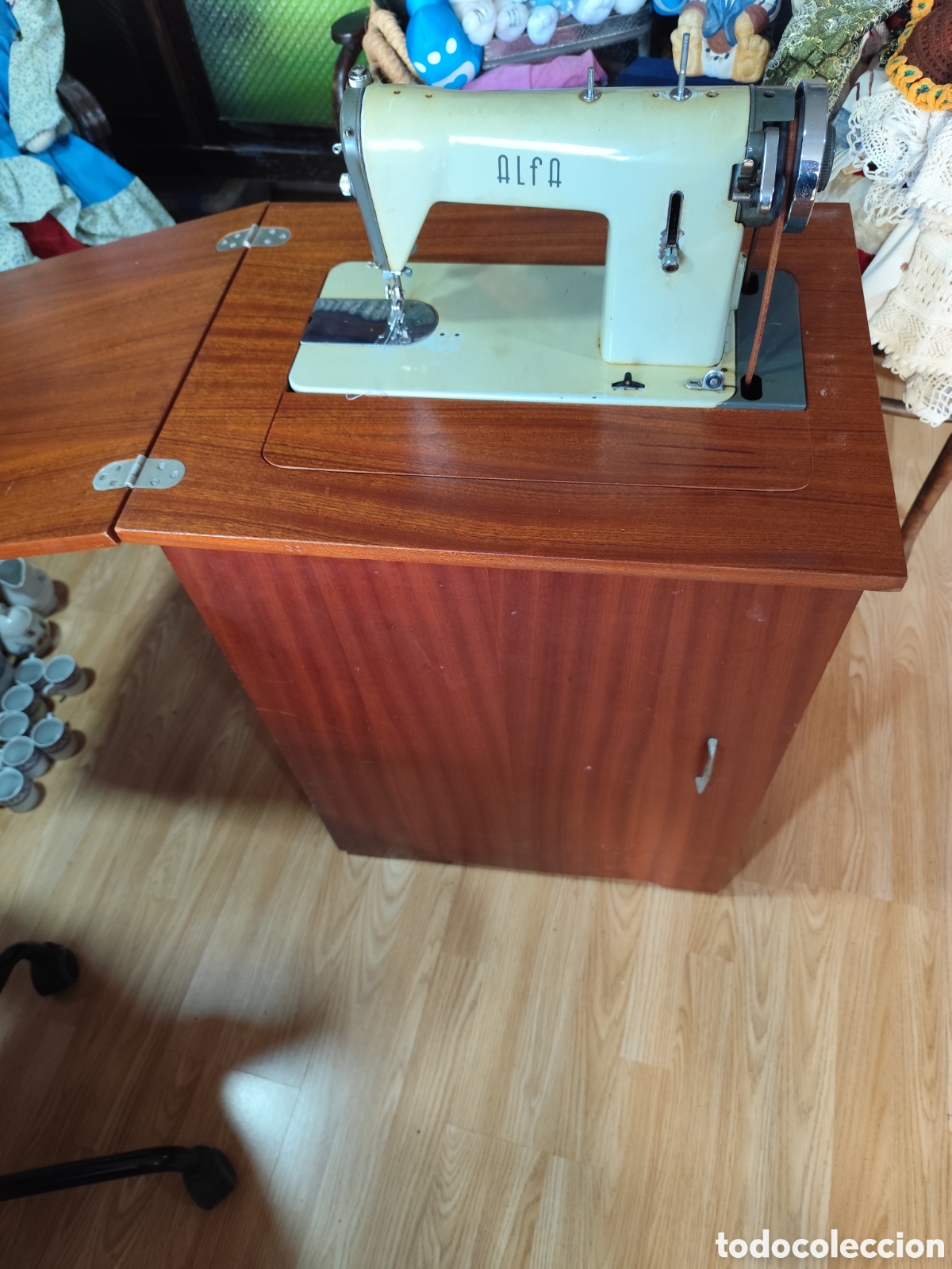 Antig&uuml;edades: MAQUINA DE COSER ALFA