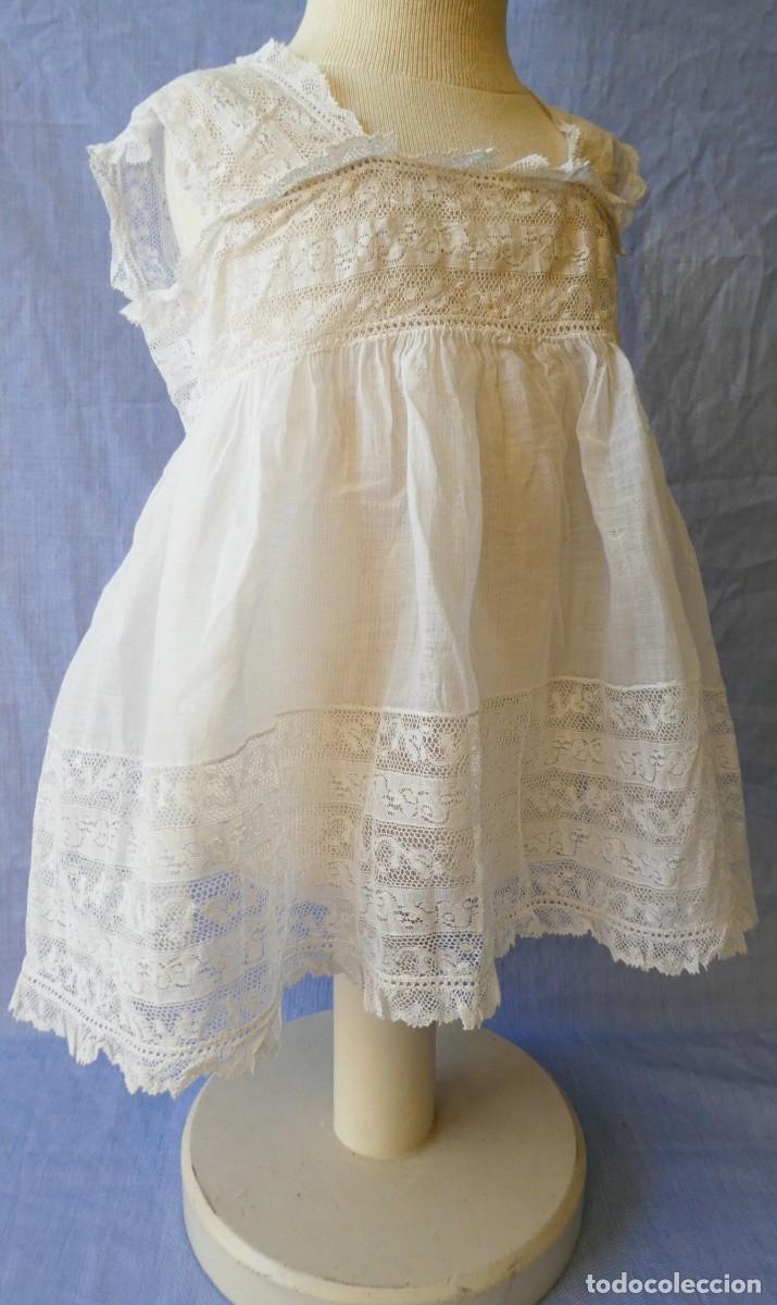 Antig&uuml;edades: ANTIGUO VESTIDO DE ENCAJE DE VALENCIENNES PPIO.S.XX