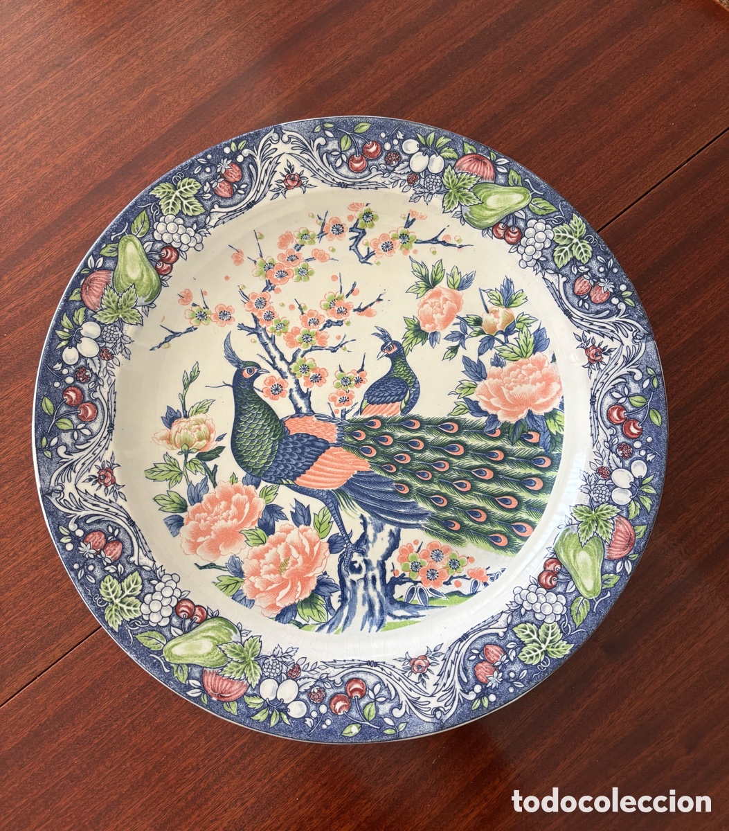 Antig&uuml;edades: Gran plato japon&eacute;s Pavos reales 40 cm.