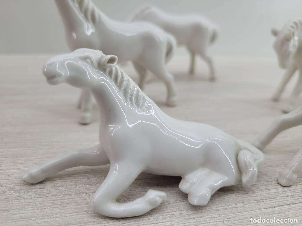 Antig&uuml;edades: FIGURAS DE CABALLOS DE PORCELANA - Foto 5