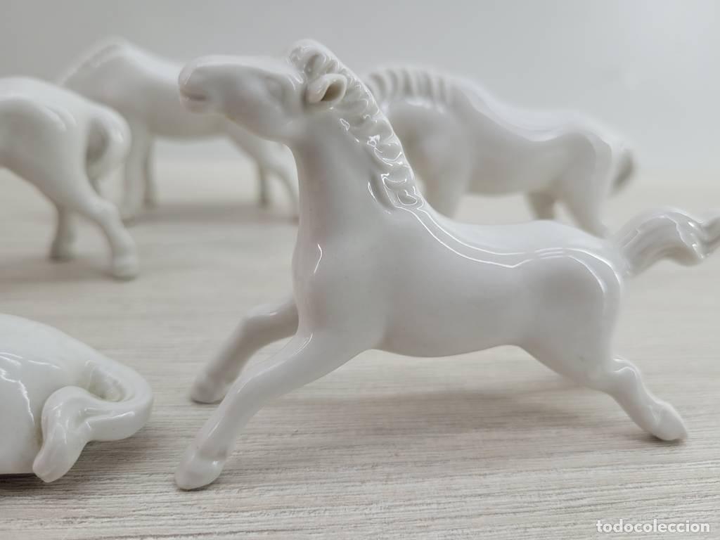 Antig&uuml;edades: FIGURAS DE CABALLOS DE PORCELANA - Foto 6