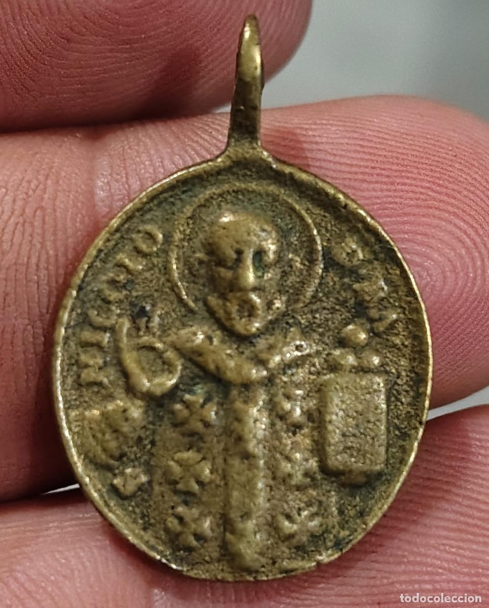 Antig&uuml;edades: XS- MEDALLA San Nicol&aacute;s Tolentino y Santa B&aacute;rbara 20x30 mm ANILLA GIRADA