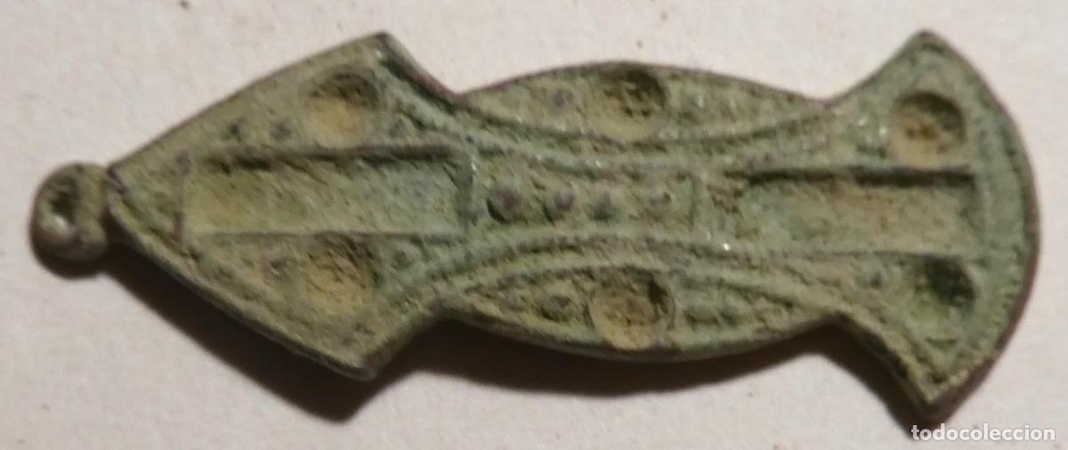 Antig&uuml;edades: Antiguo colgante a identificar, mide 3 cm.