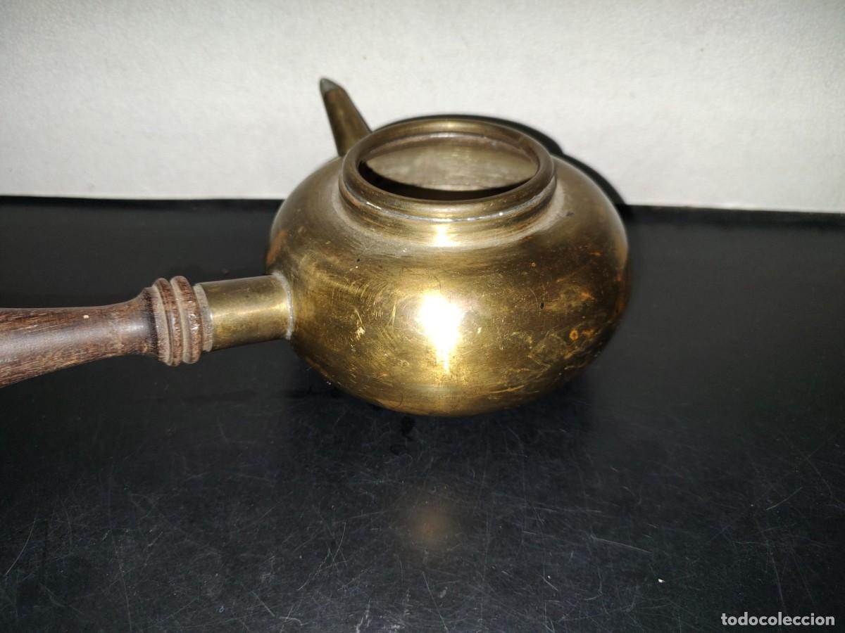 Antig&uuml;edades: A7- Tetera De Bronce Con Mango De Madera - 70s - Foto 11