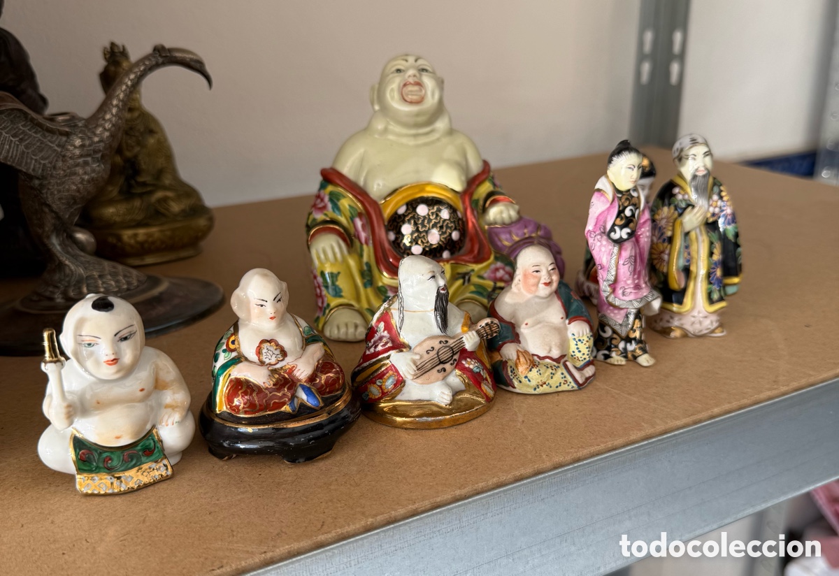 Antig&uuml;edades: Lote de miniaturas en porcelana, alguna marcada, una de ellas con defectos