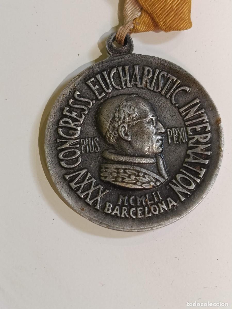 Antig&uuml;edades: Medalla congreso eucar&iacute;stico 1952 - Foto 3
