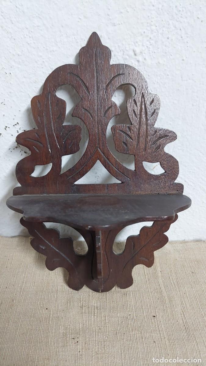 Antig&uuml;edades: Antiguo repisa tallada a mano en madera