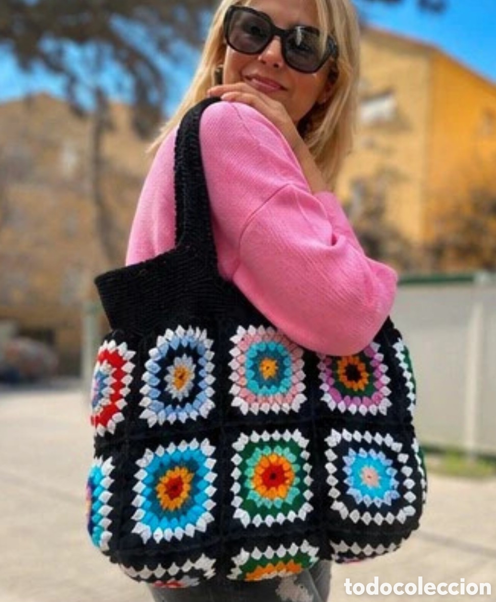 Antig&uuml;edades: Bolso de ganchillo negro con flores multicolor &ndash; forrado y con bolsillo