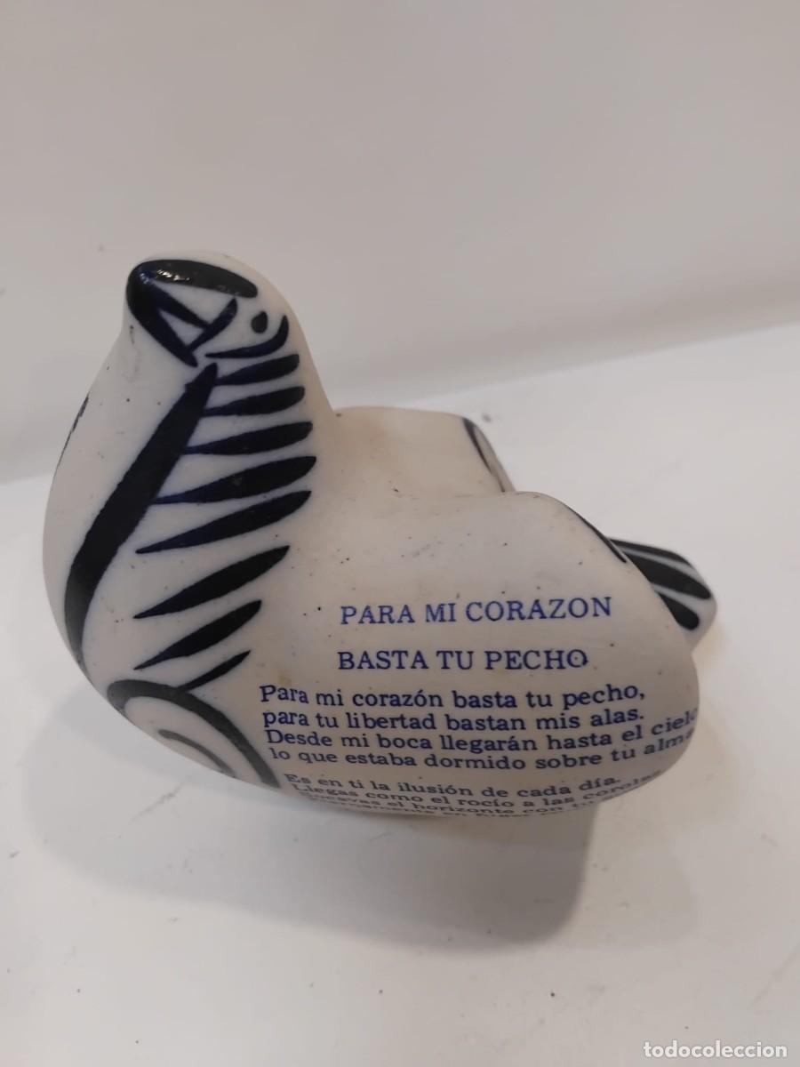 Antig&uuml;edades: Figura de cer&aacute;mica Otero Regal con poema de Neruda